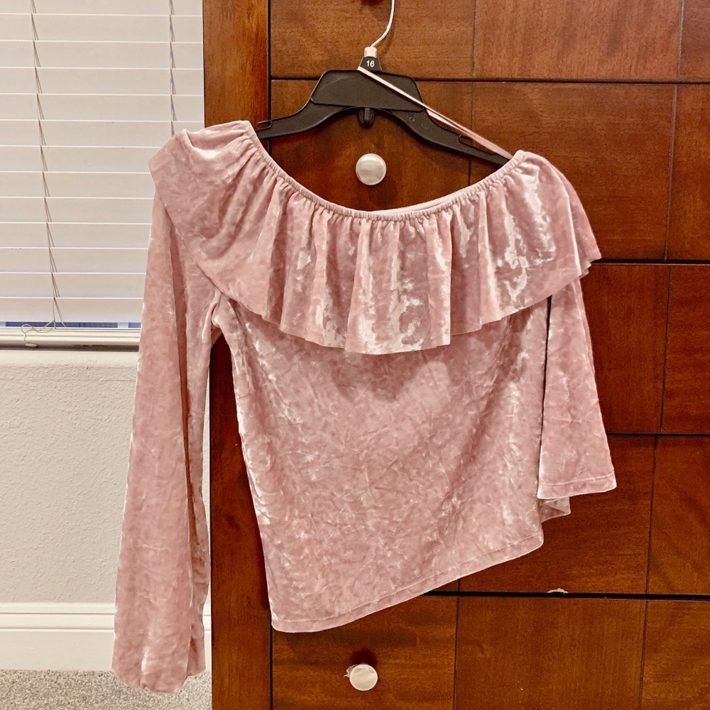 Shoulder sweater